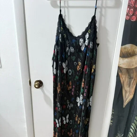NWT Money Honey Plisse Slip Dress in Folklore Florals - Picture 2 of 3